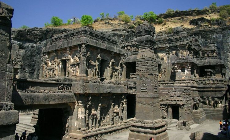 Ajanta Ellora Tour Package: A Glimpse into India's Rich Heritage