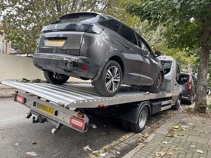 Fast and Reliable Car Towing Service in East London: Why You Can Trust instantrecovery for Your Roadside Emergencies