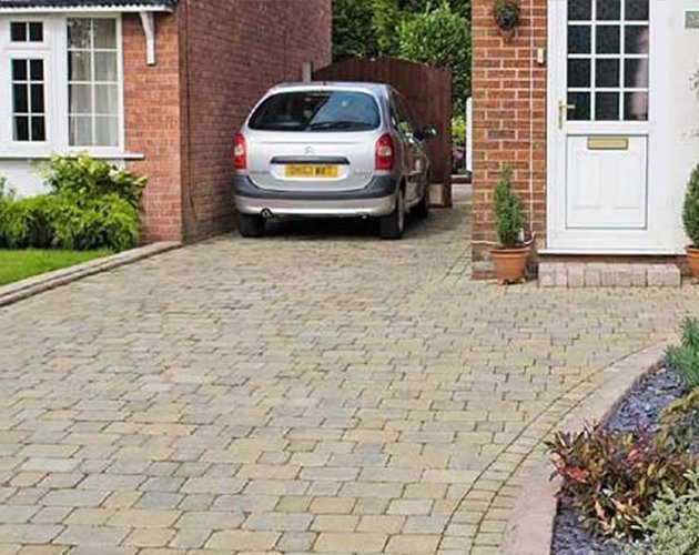 Reliable Paving Services in Aldershot for Patios, Pathways, and Driveways